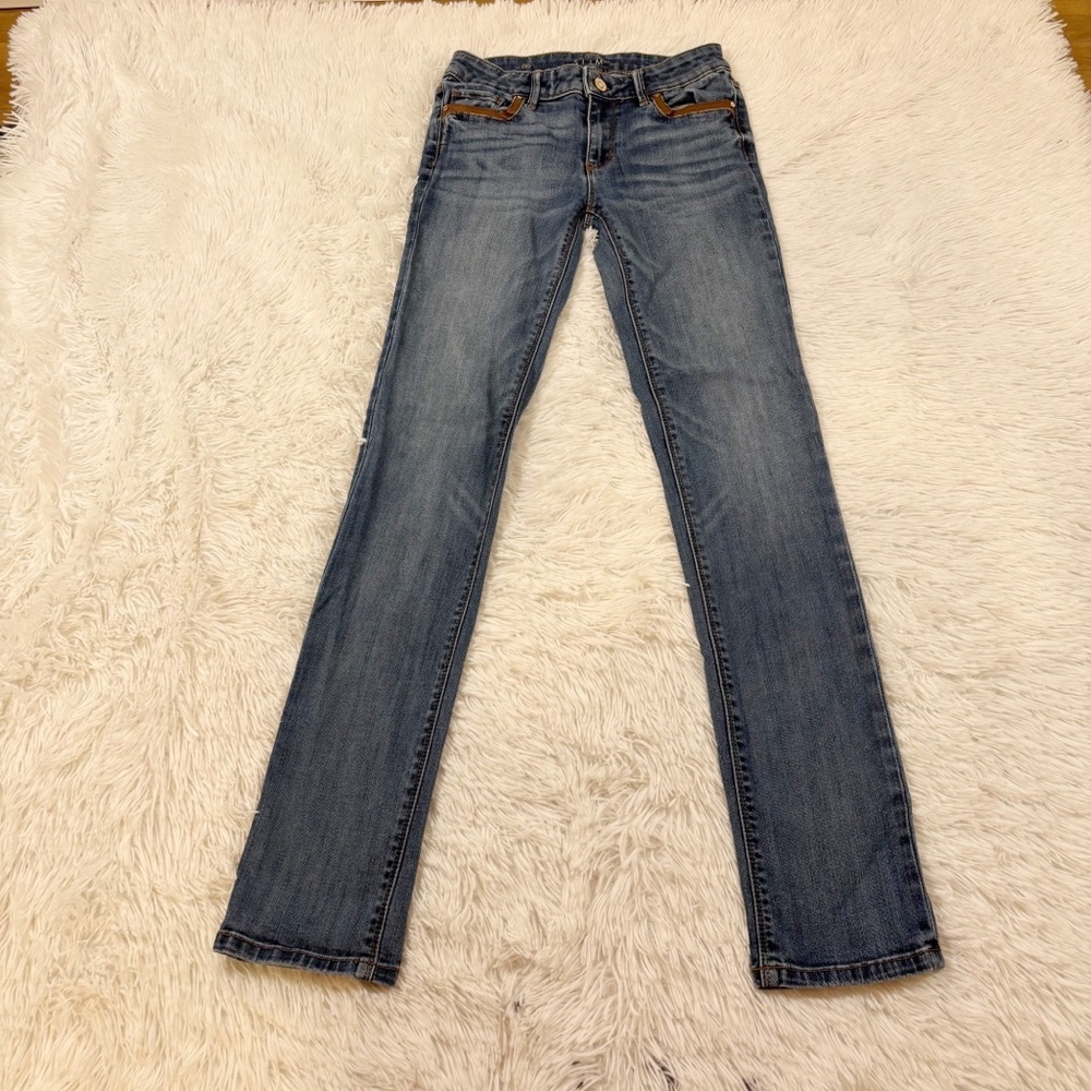White House Black Market women's size 00 the Slim Classic Blue Jeans